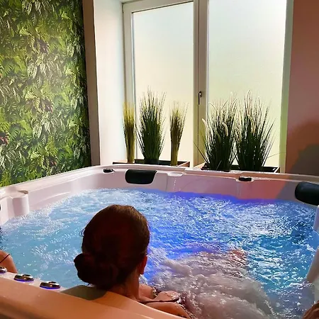 Le Manoir Des Haies * Les Champs-Géraux